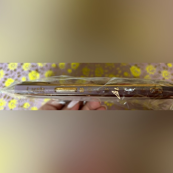 NWT iPhone 14 case shamrock 🍀🍀 - Picture 3 of 3